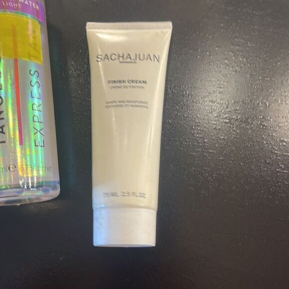 Bundle of sunscreen, self tanning sprays and hair cream/text to riser dry oil - Picture 5 of 5